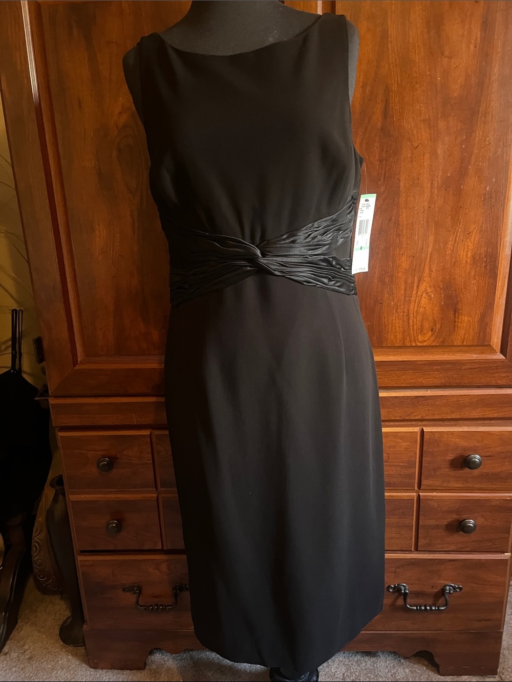 Anne Klein Black Sleeveless Twist-Waist Midi Dress